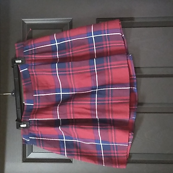 Old Navy red plaid miniskirt - Picture 1 of 13